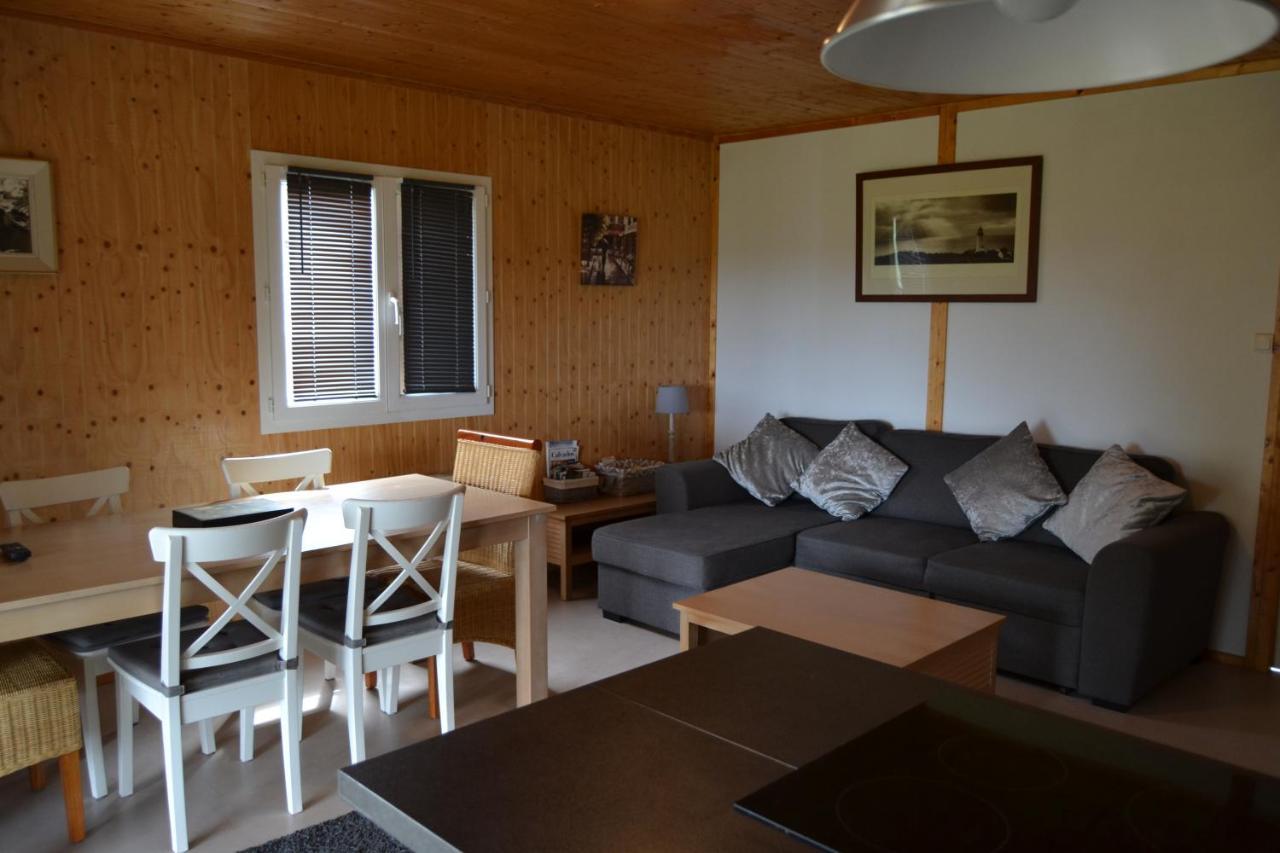 Beautiful Lake View 3 Bedroom Chalet. Saint-Manvieu-Bocage Eksteriør billede