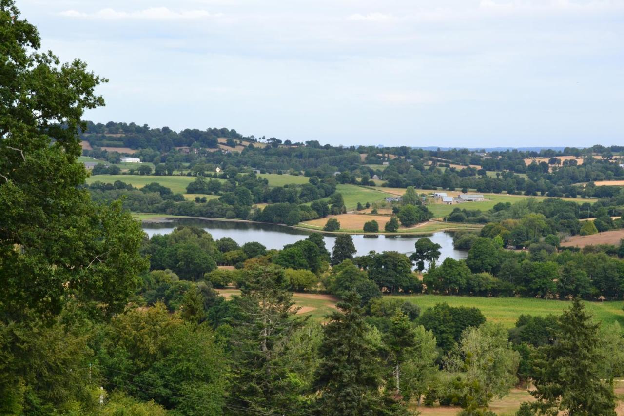 Beautiful Lake View 3 Bedroom Chalet. Saint-Manvieu-Bocage Eksteriør billede